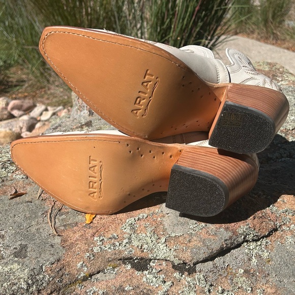 Ariat Cream Ankle Booties with Brown Embroidery NWOT Style # 10044484 - Picture 4 of 4